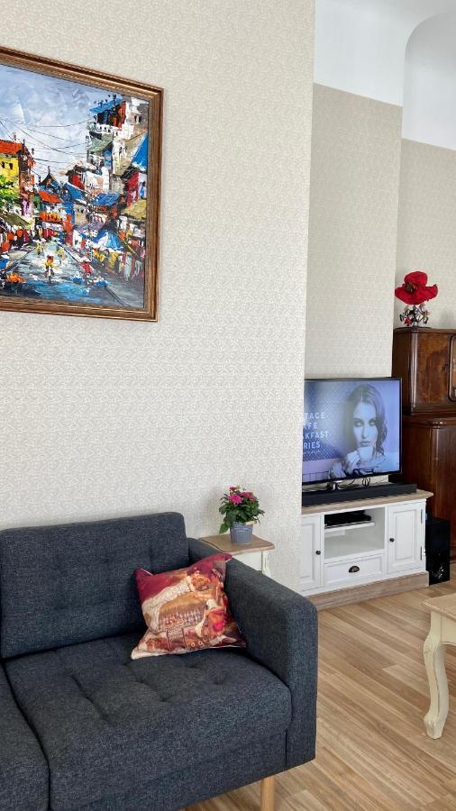 Elegant Apartment In Historical Centre & Free Locked Parking リガ エクステリア 写真