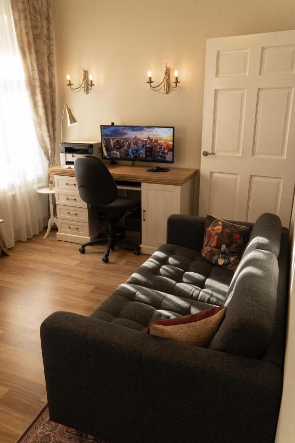 Elegant Apartment In Historical Centre & Free Locked Parking リガ エクステリア 写真
