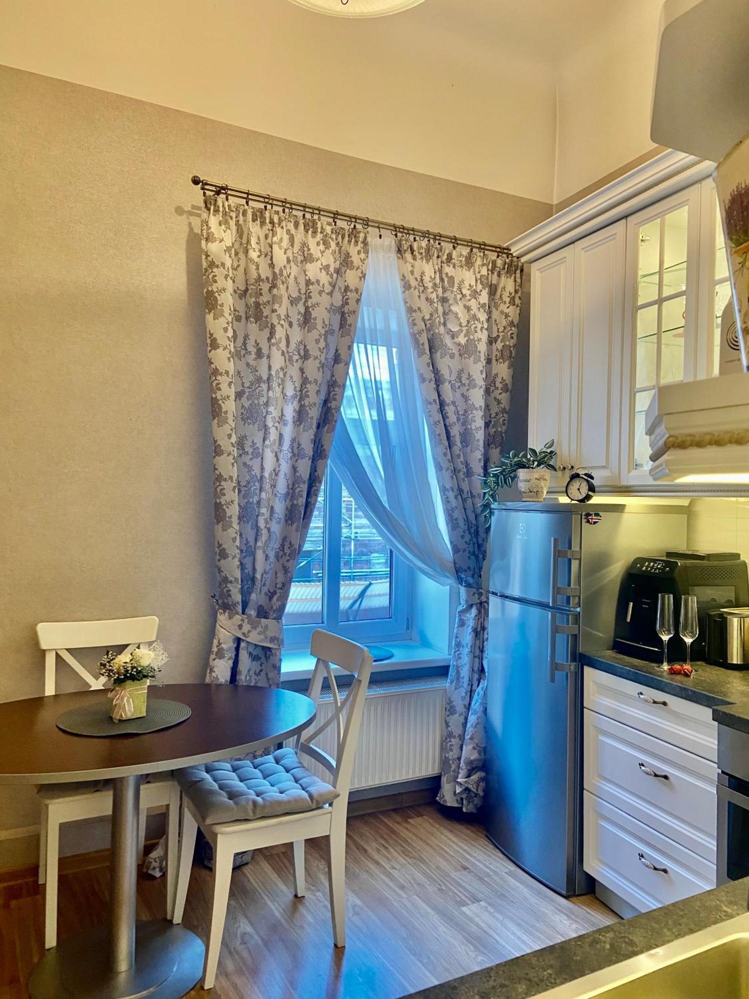 Elegant Apartment In Historical Centre & Free Locked Parking リガ エクステリア 写真