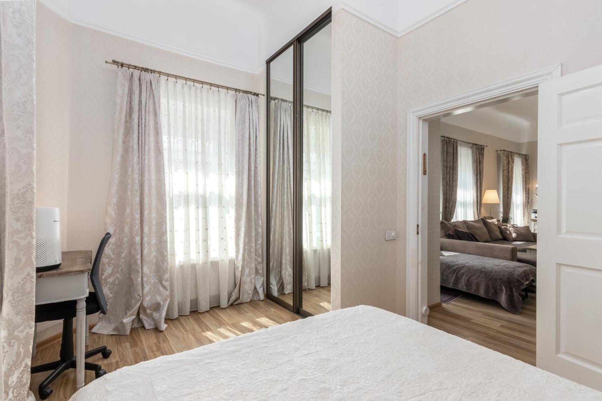 Elegant Apartment In Historical Centre & Free Locked Parking リガ エクステリア 写真