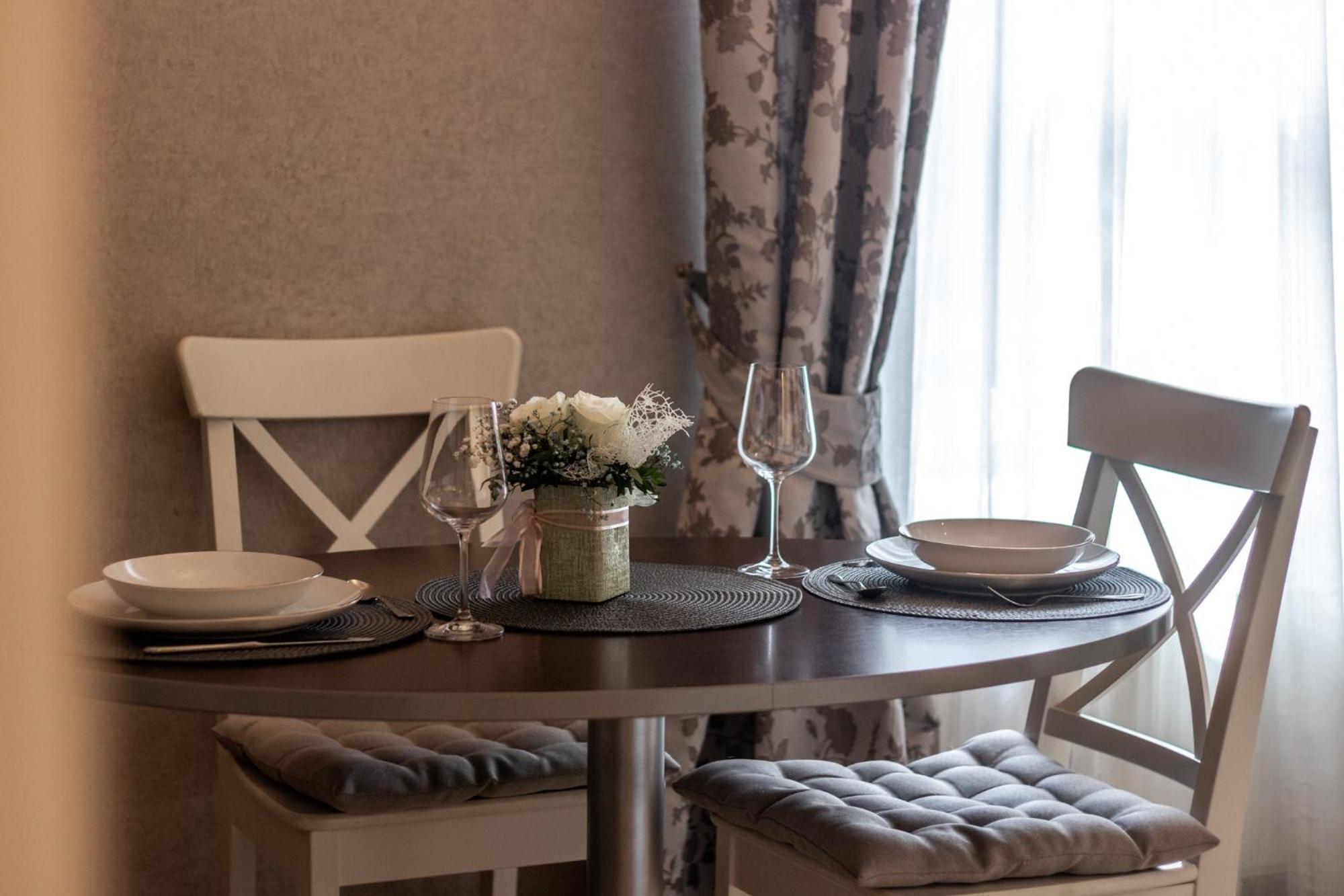 Elegant Apartment In Historical Centre & Free Locked Parking リガ エクステリア 写真