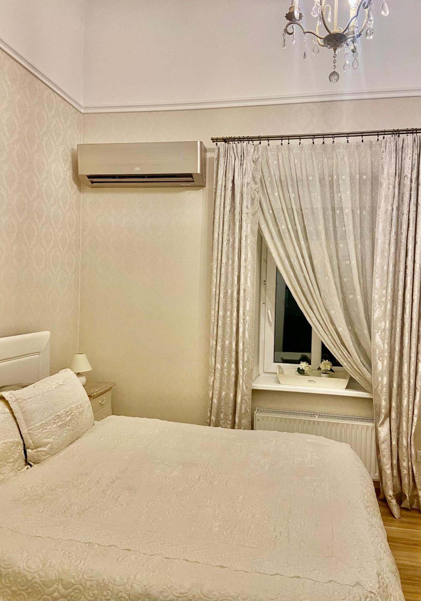 Elegant Apartment In Historical Centre & Free Locked Parking リガ エクステリア 写真